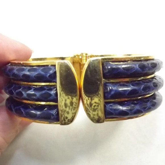 Vintage Faux Reptile Skin, Wide Cuff, Hinged Brass Bracelet - Picture 7 of 10